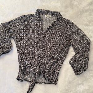 Kim & Cami Monochrome Geometric Blouse